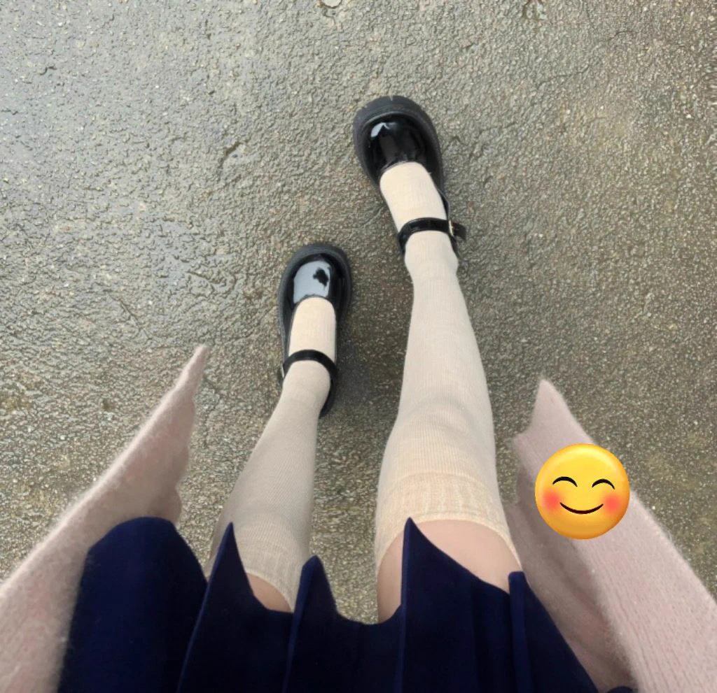 新买的鞋子好看吗 https://t.co/U8BxC6OFPM