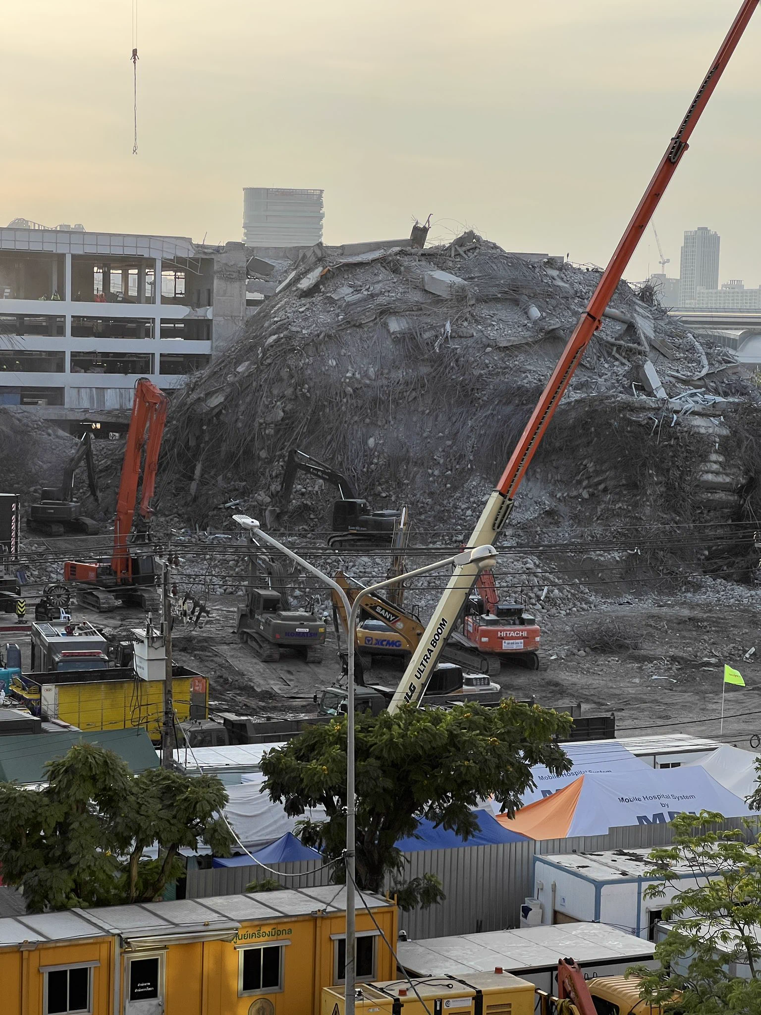 The site of the collapsed building in Bangkok. 9 days after the earthquake. https://t.co/UlBrbHisBL