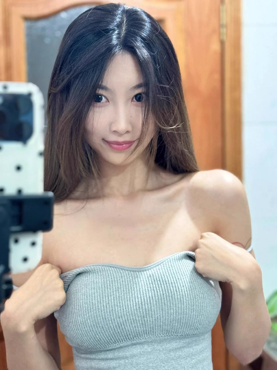 节假日后的周一元气满满，拍了点大尺度瑟瑟照片但是觉得害羞没敢发发出来…还是抽粉丝私信发吧，名额有限，先到先得～ https://t.co/Ua1PEY9dVz