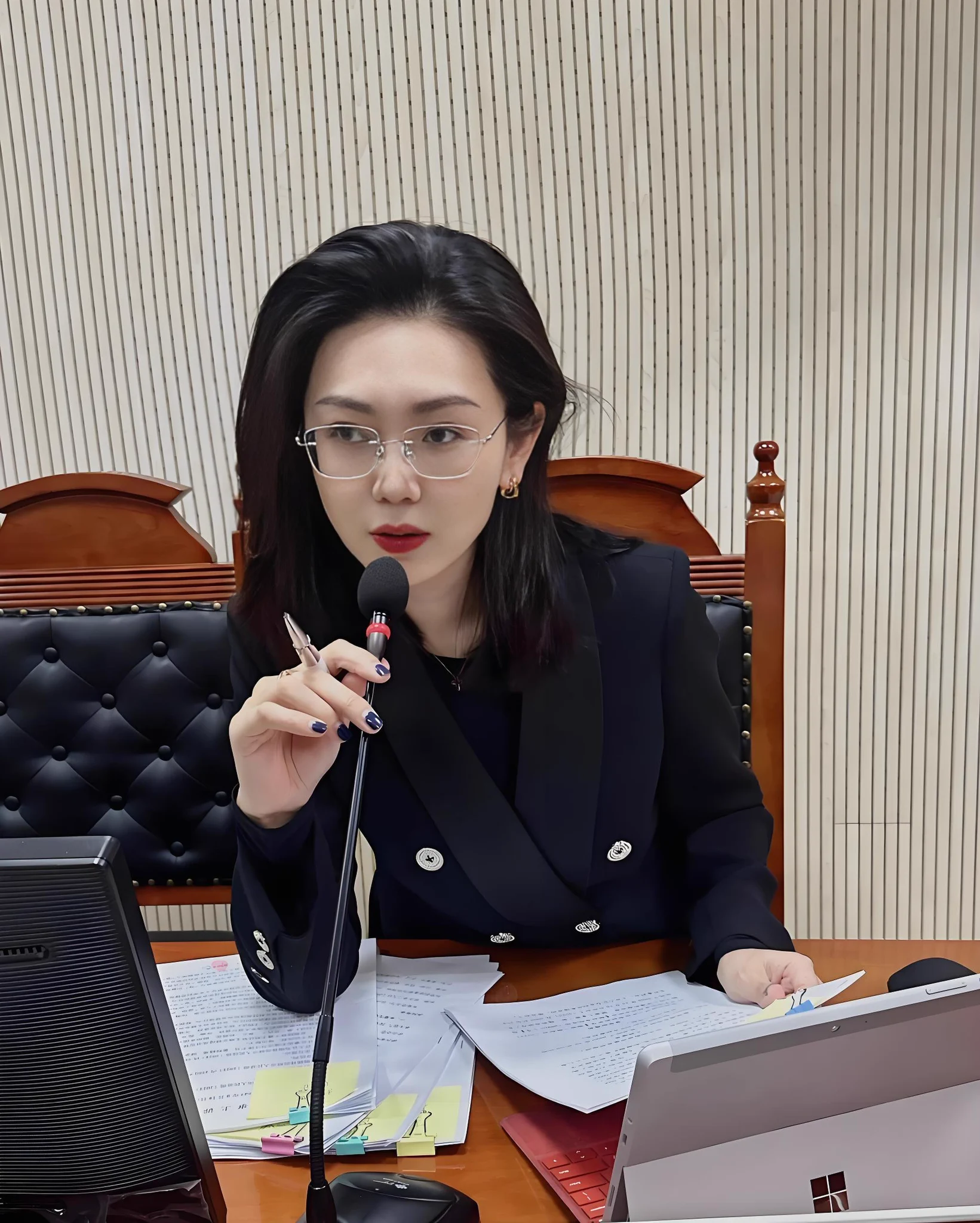有人问我开庭前要做什么样的准备才能让自己冷静，现在你们知道了嘛不过相信你们能理解，律师这种压力大的工作，肯定要性爱后才能冷静下来呀～都说推特上的人有天马行空的玩法，好想试试，有报名的吗～ https://t.co/IqLkfsAexZ