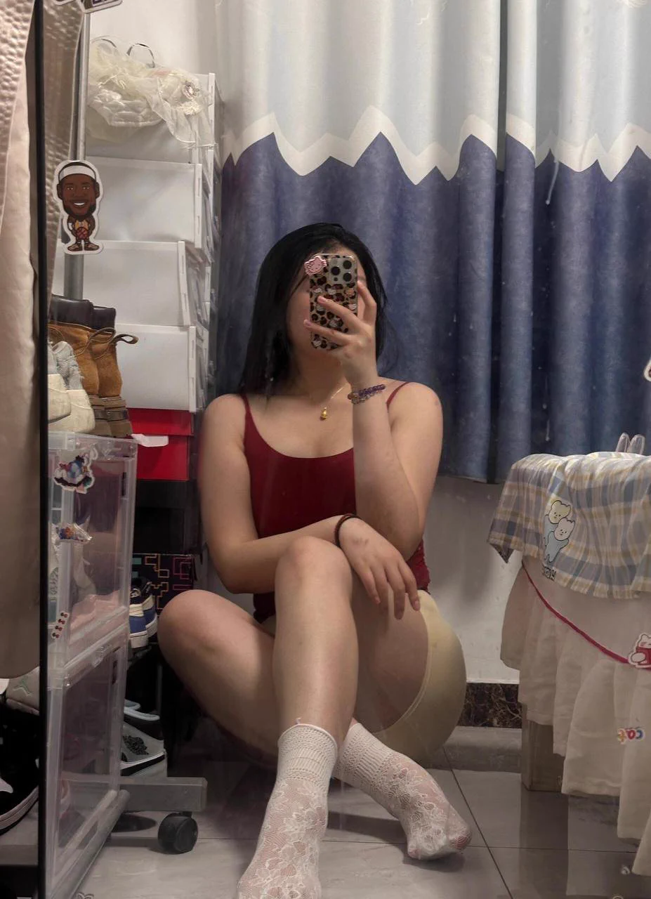 广州地区的御萝双修少妇！！觉得可以驾驭的单男排名，肉肉身材撞击感更好～ https://t.co/ljFBIvBNN0