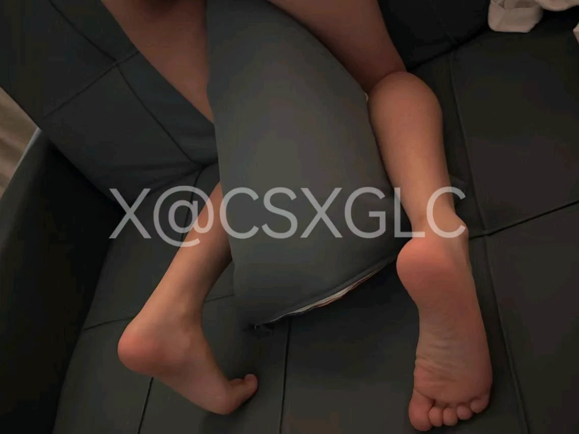021上海情侣，绿帽癖老哥和爱穿JK的可爱女友，找同好互换女友原味，有扫楼点位，可分享可一起扫，素质优先，目前暂时拒绝单男，符合条件感兴趣的私我报名。 https://t.co/UXFYqb8os7