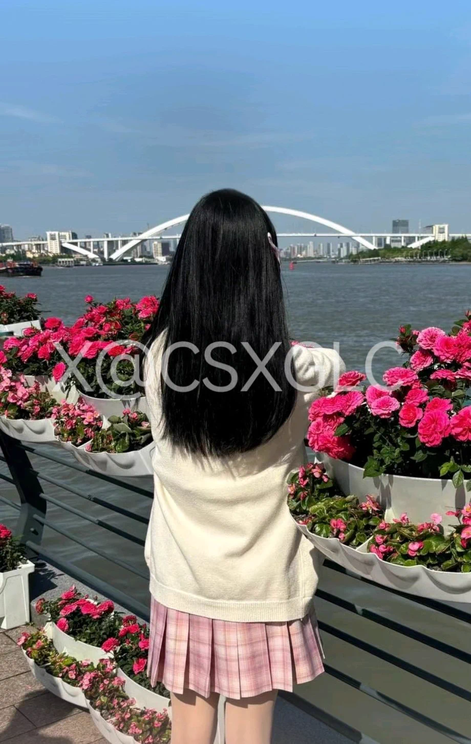 021上海情侣，绿帽癖老哥和爱穿JK的可爱女友，找同好互换女友原味，有扫楼点位，可分享可一起扫，素质优先，目前暂时拒绝单男，符合条件感兴趣的私我报名。 https://t.co/UXFYqb8os7