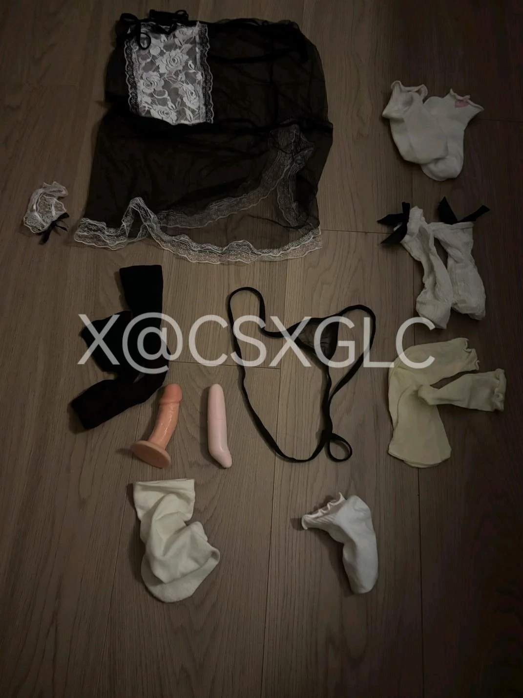 021上海情侣，绿帽癖老哥和爱穿JK的可爱女友，找同好互换女友原味，有扫楼点位，可分享可一起扫，素质优先，目前暂时拒绝单男，符合条件感兴趣的私我报名。 https://t.co/UXFYqb8os7
