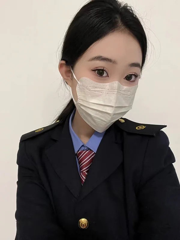 被同事看见我玩推特了，被他威胁不给操 就曝光我，怎么办啊啊啊啊 https://t.co/yGd61Gxb3w