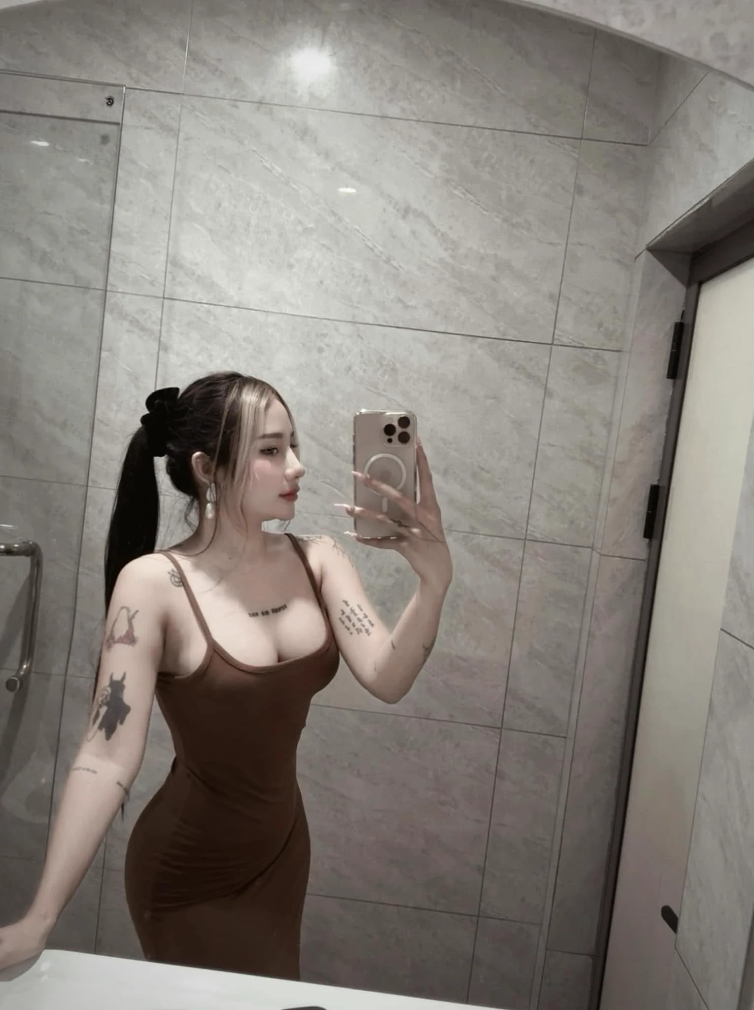 穿這套去約砲可以嗎🥵 https://t.co/IOe9c2BXAk