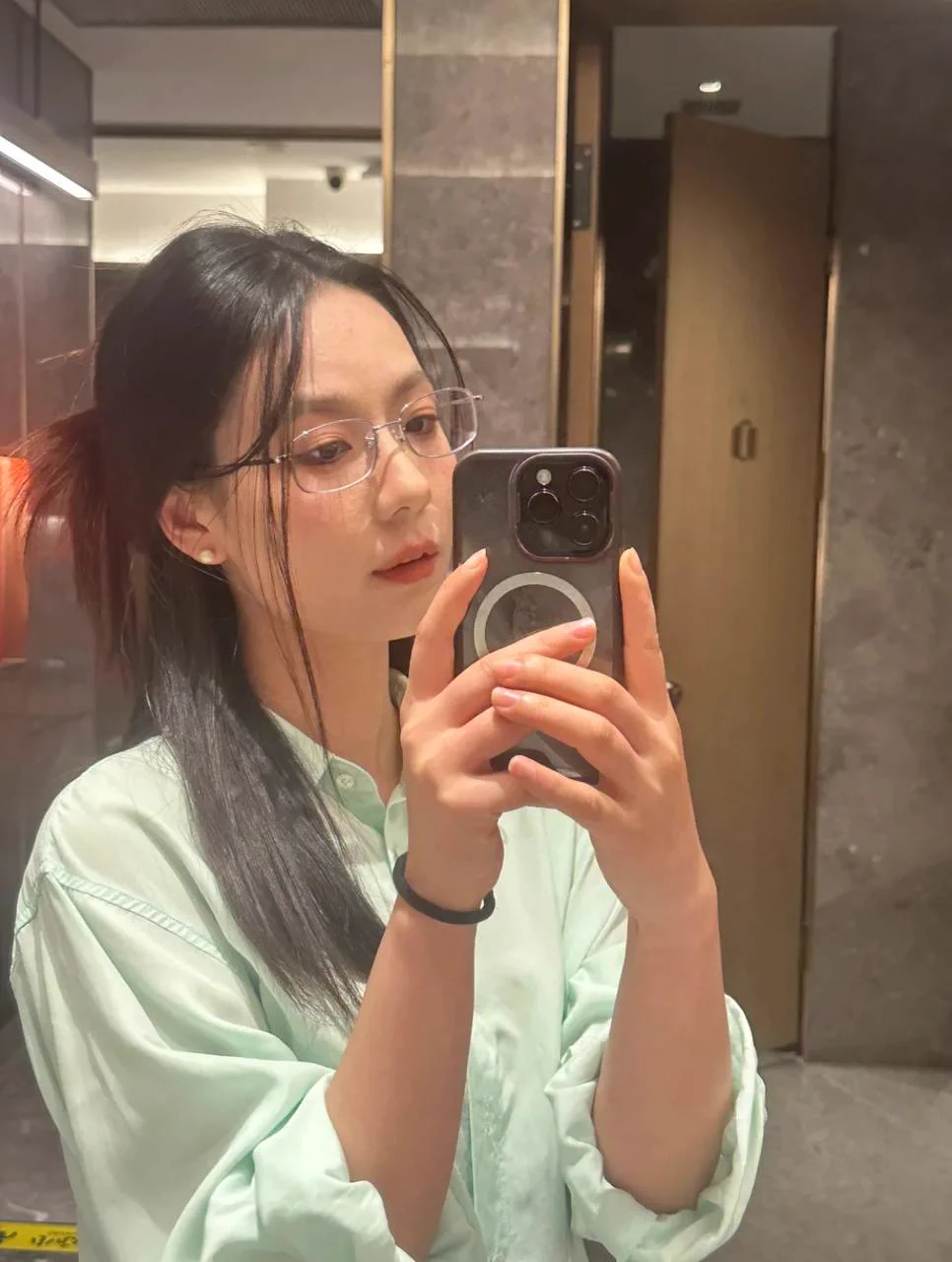 主打的就是效率，已经在推上约到小哥哥了…四月份看来不会无聊啦… 情商高的男生真招人喜欢，聊了没几句就被他色情笑话搞的欲望满满，我也就欣然同意了他的无理要求，帮他口了出来，最后还被口爆… 有没有想看口爆视频的，点赞➕私信，前三十名安排，同城可约线下～ https://t.co/21F25bi2D6