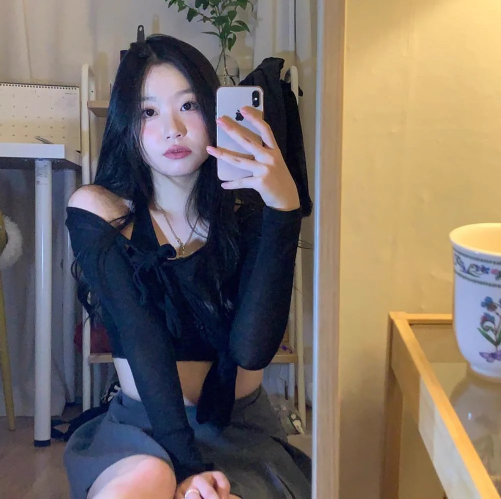 你怎么知道我的jk里面确实没穿内衣呀 https://t.co/pedDzCbPhH