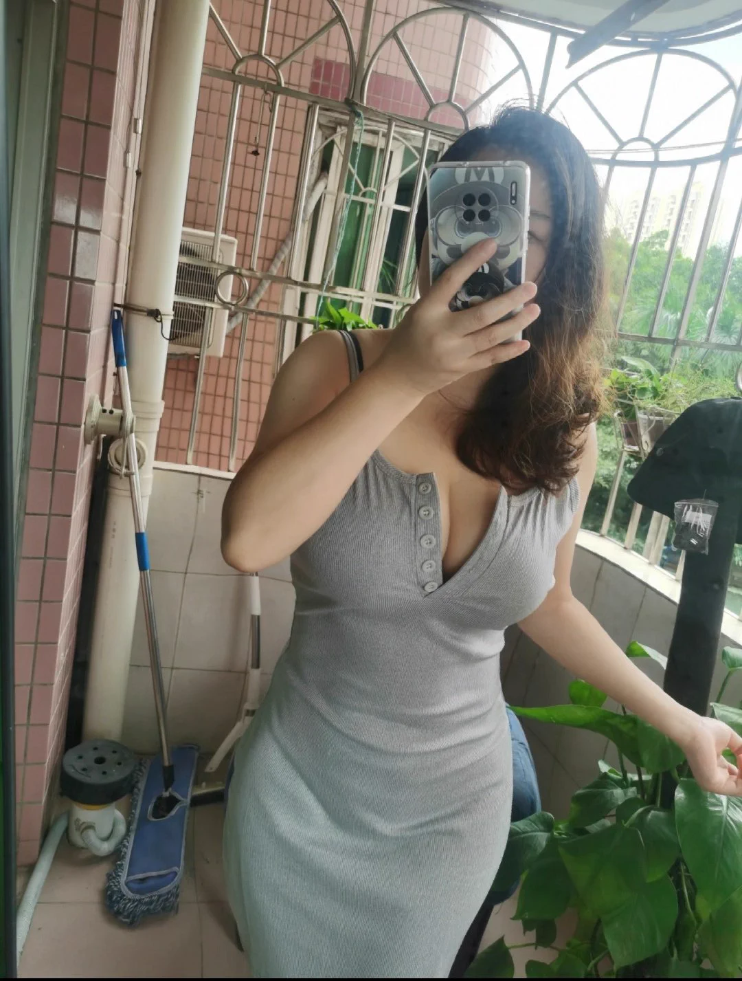 网友投稿深圳电子厂的已婚小姐姐，想找个男生解决生理需求，要求人品好。不能介入家庭。我寻思你的没露脸呀，打码影响观感！(当事人已同意不打码) https://t.co/xSoSnJSM5u