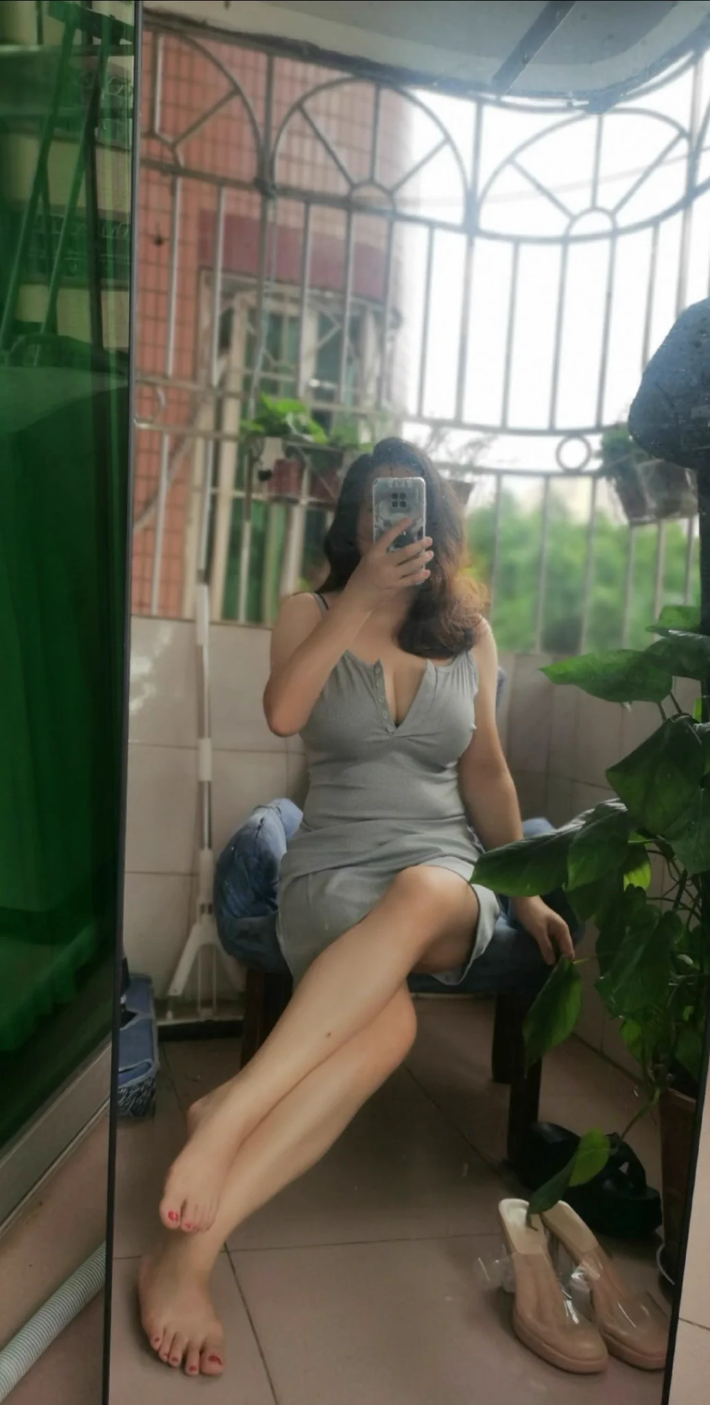 网友投稿深圳电子厂的已婚小姐姐，想找个男生解决生理需求，要求人品好。不能介入家庭。我寻思你的没露脸呀，打码影响观感！(当事人已同意不打码) https://t.co/xSoSnJSM5u