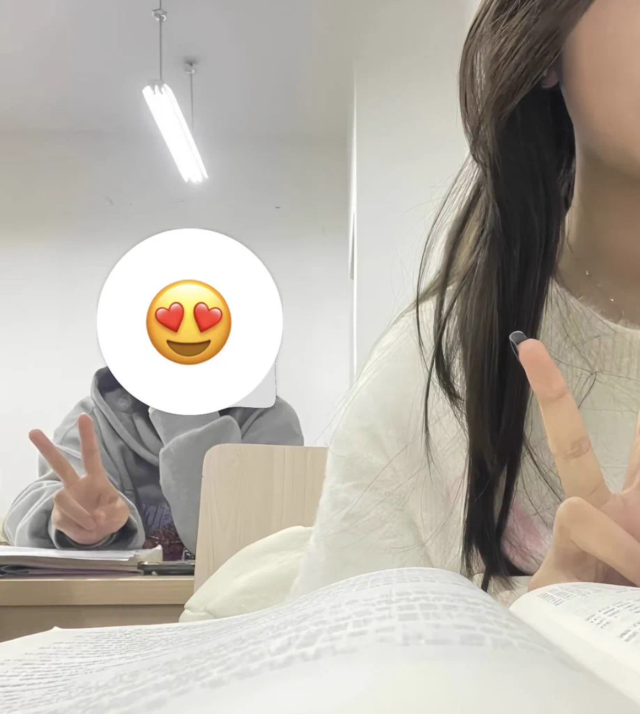 等等下課～～迎接禮拜日的到來有粉絲要來找我嗎 https://t.co/b2UkEPKvL2