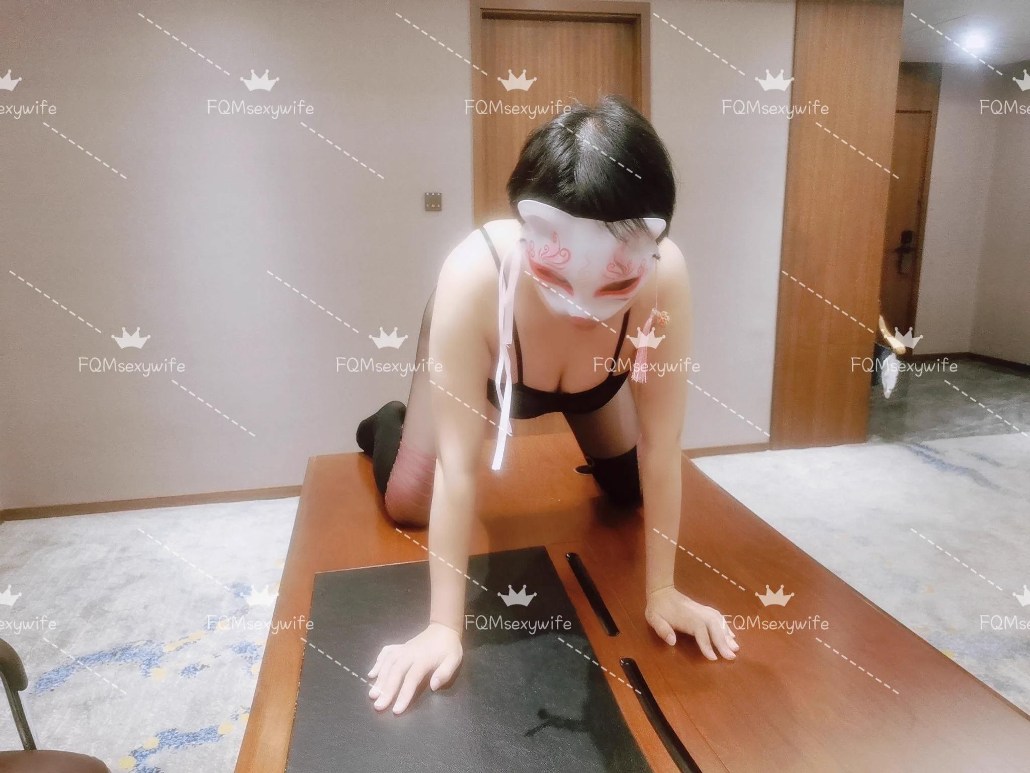 老板还没来，先准备好一会挨操的姿势 https://t.co/E5lpwFOxH2