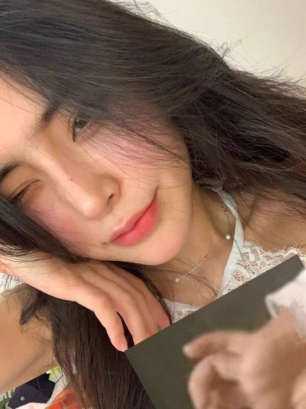 超高颜值的99年女神，富二代男友投稿，照片211张，性福视频75段。又白又大还很粉嫩。叫床超诱人#完整版主页自取 https://t.co/FixdmadvKs