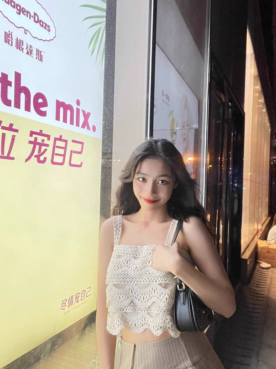 浙江名媛李娜，高颜值网红小姐姐，反差很强的美女，表面高冷，内心骚，喜欢自拍，做爱对白超刺激！照片130张，视频52段#完整版主页自取 https://t.co/57asfMNFxb