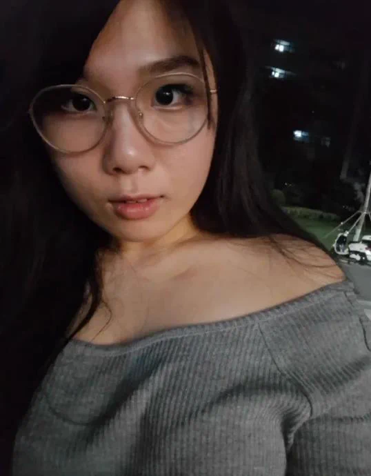 有人說我戴眼鏡又騷有可愛？ https://t.co/6TIAGk0cLx