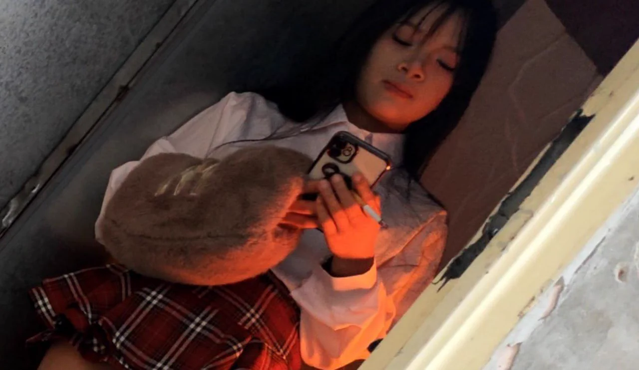 #站街 #快餐门前红烛影摇晃，女子倚门心事长 https://t.co/ILJ3SYdNNL