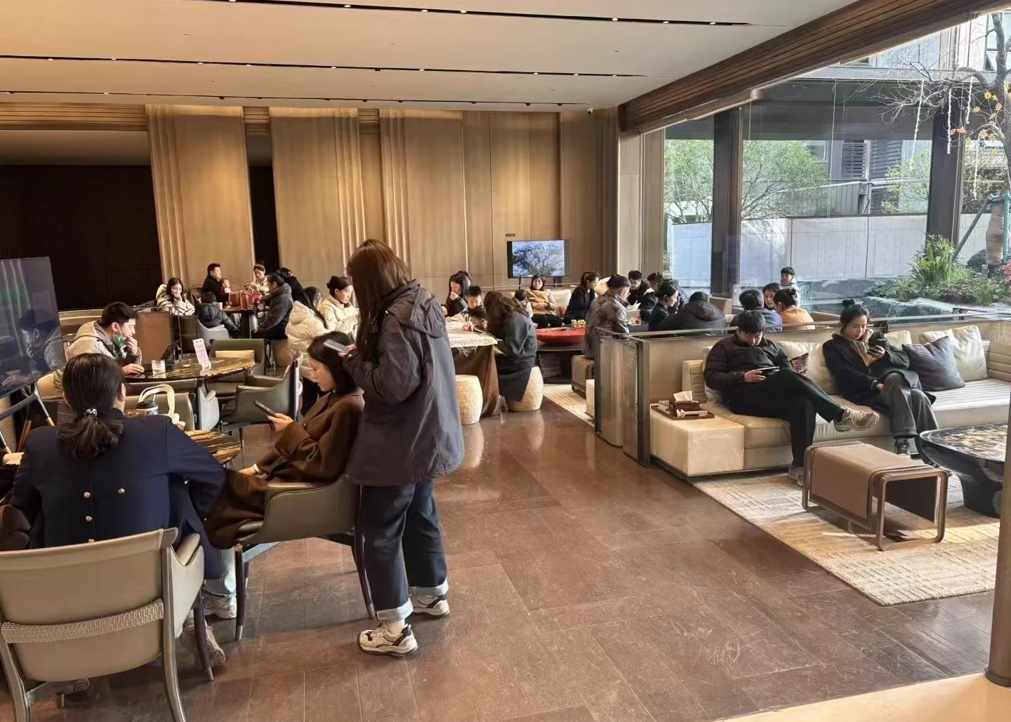 买 房吗，紫丝不限量供 应 https://t.co/mfwGH8YsuH