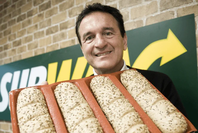BIG FOOD is lying to you.Seed oils, toxic hormones, and artificial dyes are k*lling you…Here are 11 American foods that are banned in other countries: 🧵1. Bread (made with Azodicarbonamide) https://t.co/gvXYZpElOF