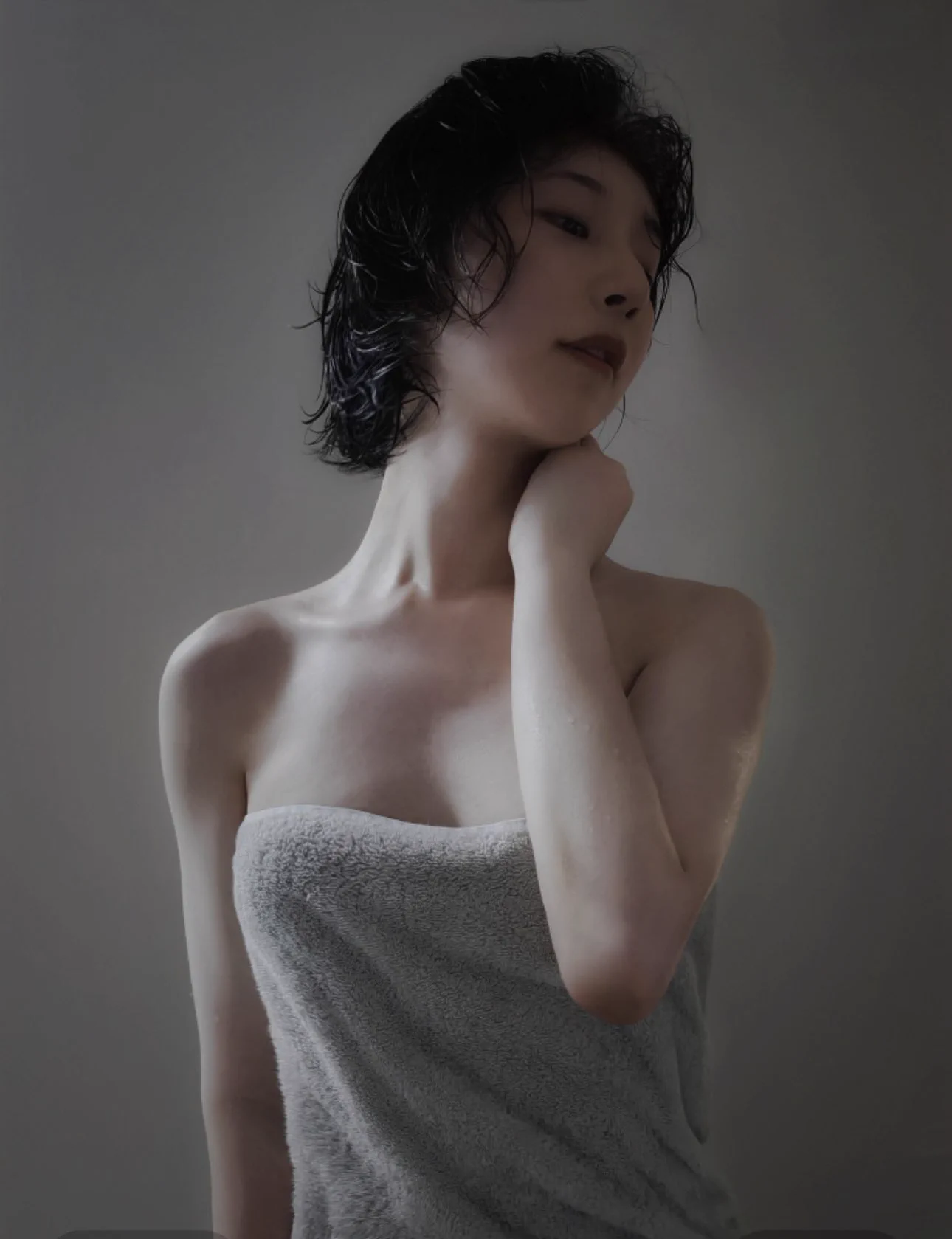 年龄：25y身高体重：176cm/64kg属性：cd是否接受线下：是线下价格：1200/三小时不限次地区：四川成都罩杯：实测A目前在某国企上班的小男娘，以前是美术生，眼神真的太让百晓通欲罢不能了，御姐类型永远滴神～～～ https://t.co/JKlFCaj3pk