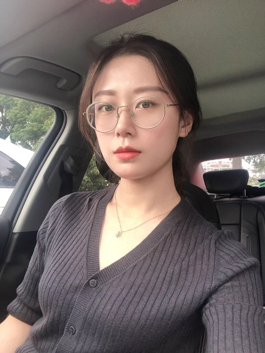 昨晚录的瑟瑟视频，想看的点赞送 #私信 #自慰 #文爱 https://t.co/At6uJzGiX6