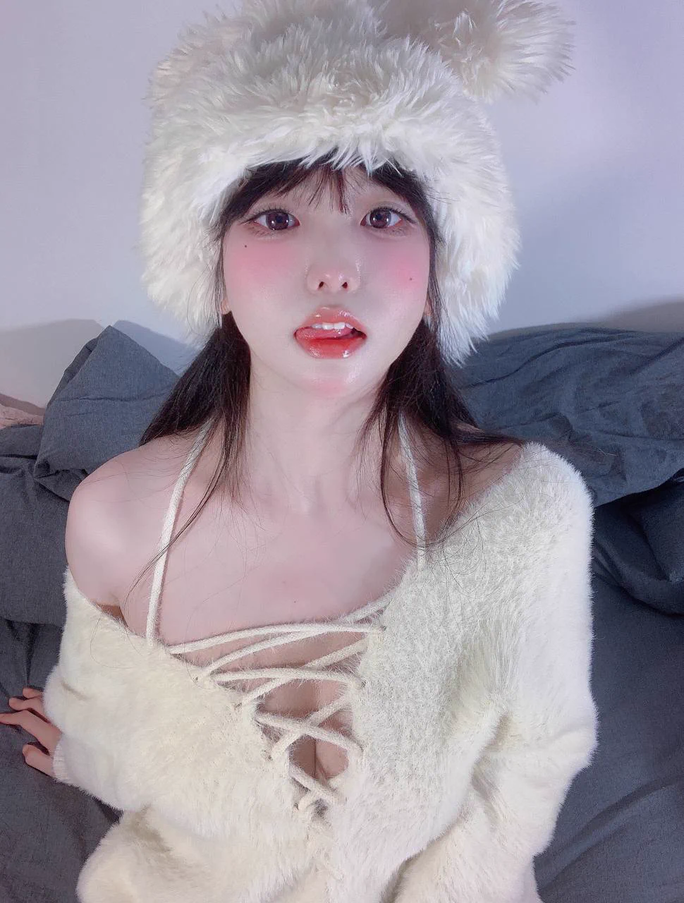 生活中的乖乖女，床上的小骚货，想要能满足我的哥哥～🥰 https://t.co/8ARVLBMVUh