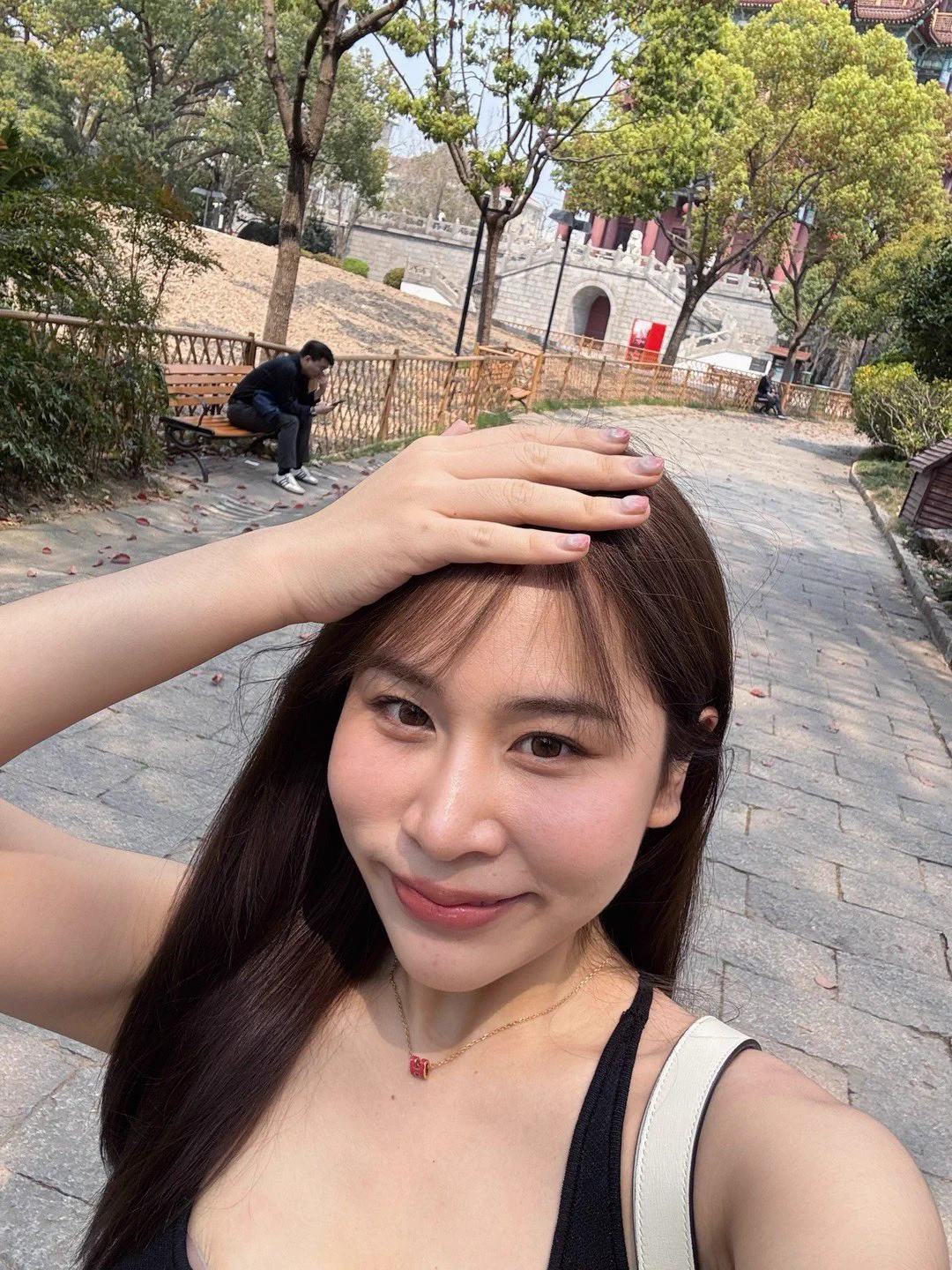 เม้าๆๆๆ ก่อนมาจีนนี่แวะไปทำหน้ามาแล้วจะบอกว่าถ่ายรูปคือจึ้งทุกรูปปปป แก้มหาย กรอบหน้าชัด 1000/10 ขนาดแค่วีคเดียว🥹 ตอนแรกคิดว่าจะสวยไม่ทันแต่สรุปคือทัน💖💖 ทำคู่นี่ว่าหน้าลงไวกว่าคือ Oligio200shot กับ Hifu200shot จบที่ 9,999฿ ✅ทำที่ SKN Clinic เดะรอครบเดือนมารีวิวเทียบให้อีกทีๆๆๆ