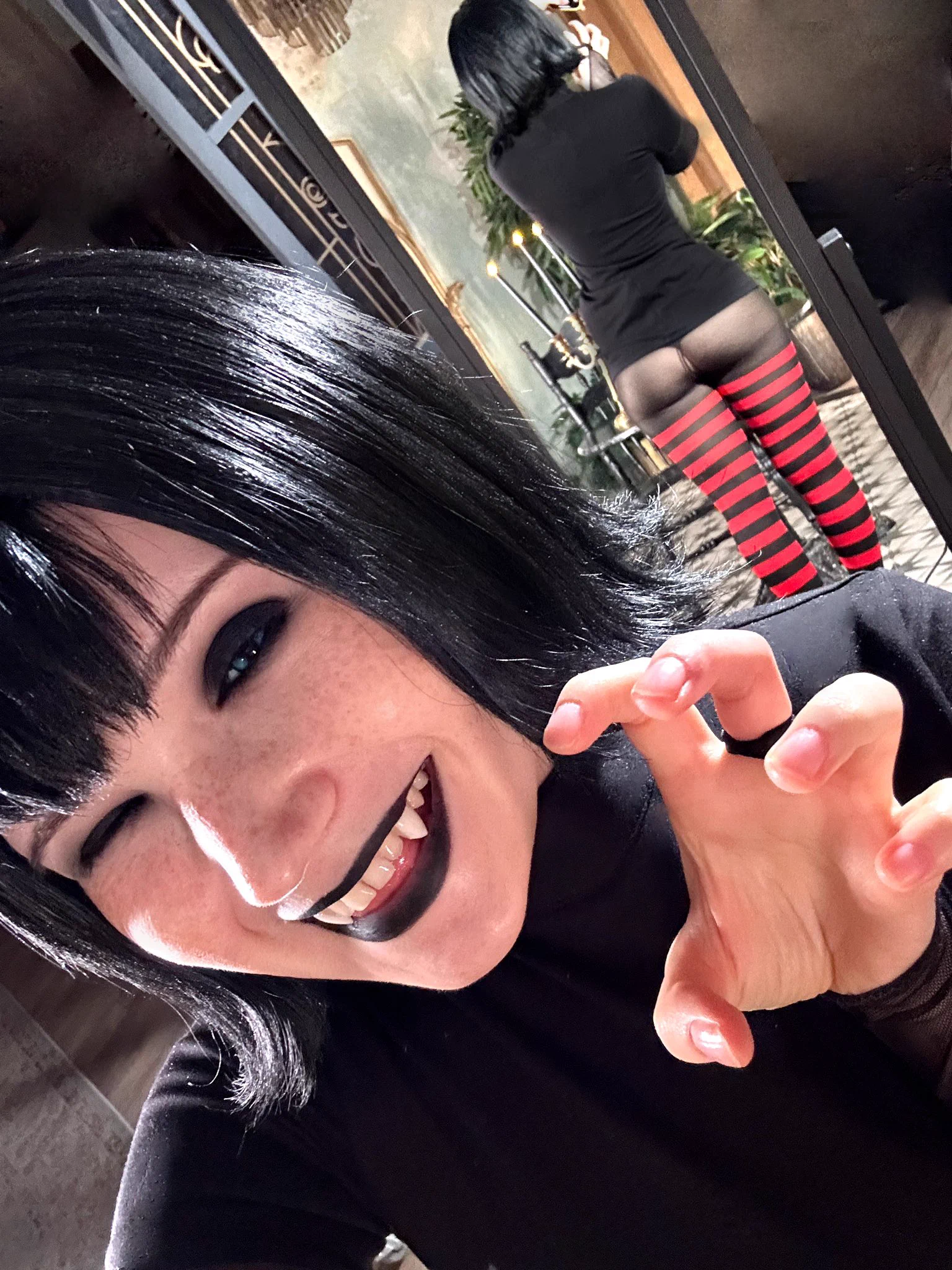 Would you let Mavis bite you if this was your mirror view? 🩸🖤👀 https://t.co/yr6aBYiTCK