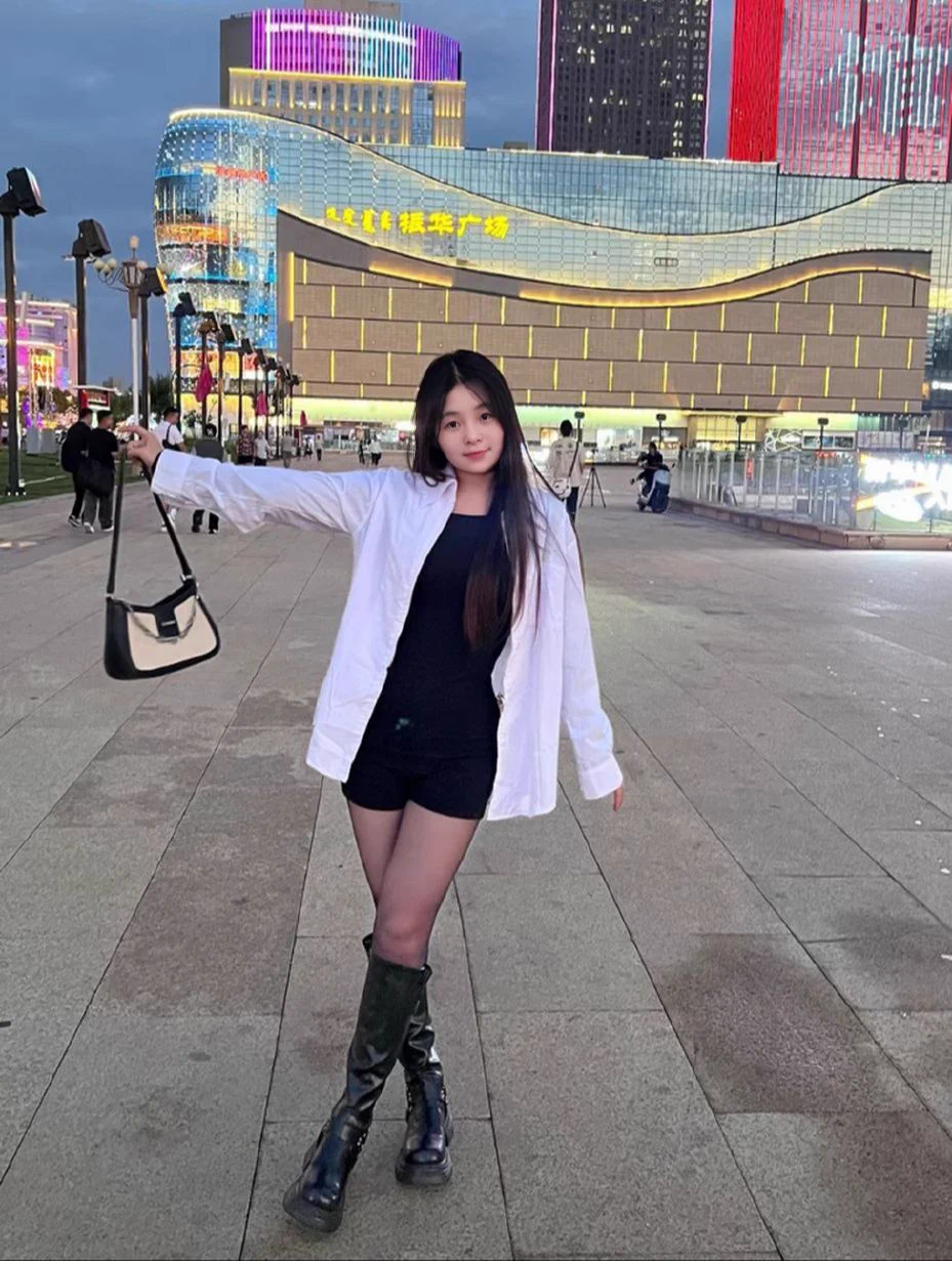没想到这么多绿帽给我传自己老婆的照片供网友意淫，这就是传说中的“投稿”？我选了个我喜欢的让大家意淫一下 https://t.co/EEdXOCmfgs