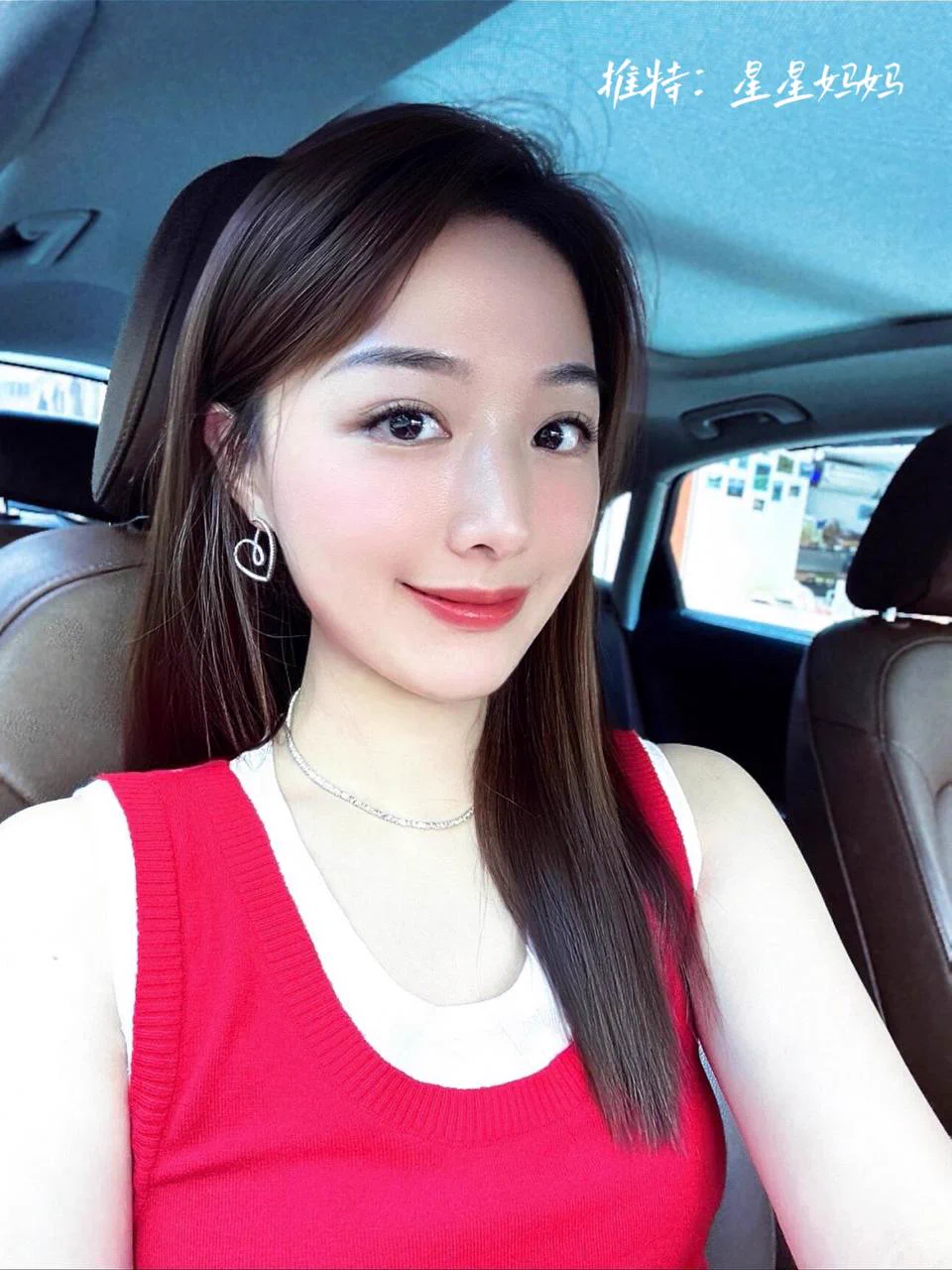 天气逐渐变热，是时候开始穿牛仔短裤了～小露一下，是你们喜欢的形状不…有时都很想当次男人，体验下后入时候撞击屁股的感觉…应该是很柔软舒服的吧～ https://t.co/PKzdkzgcpk