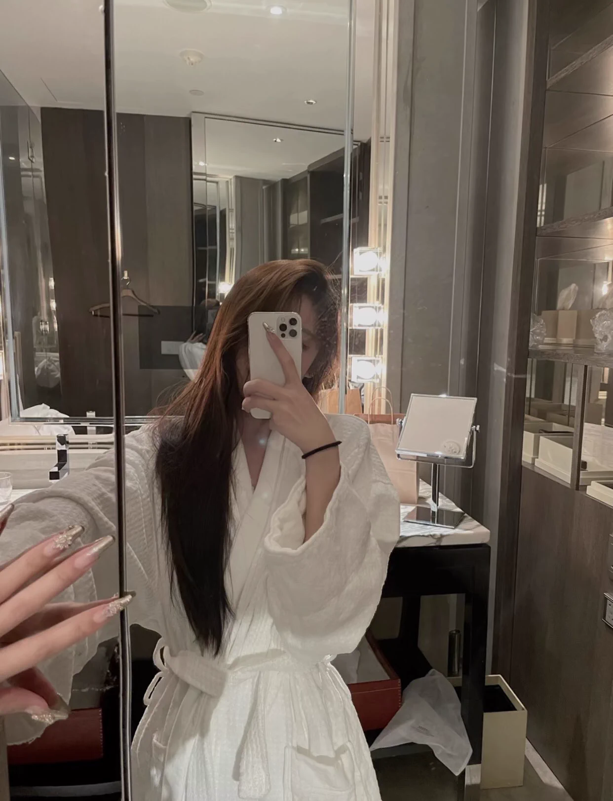一个人的夜 我的心 应该放在哪里. https://t.co/1JsxY4dH6a