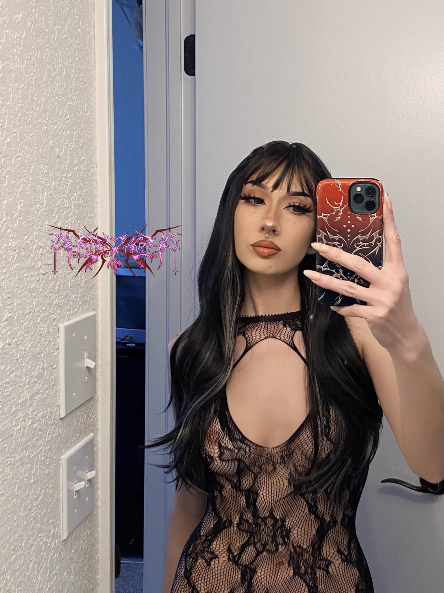 is anyone awake rn 🖤 https://t.co/opdWH4B87Z