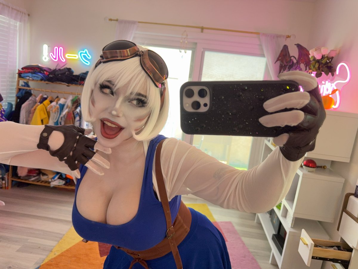 HAPPY GHAST SADDLE COSPLAYYYY https://t.co/KSH18fcXTU