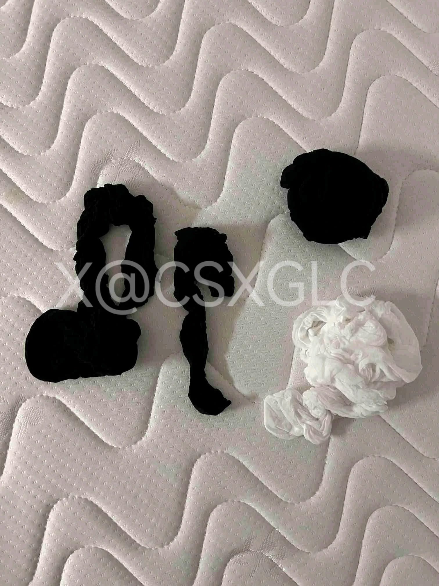 【福利贴】0755广东深圳同好，全都是和女朋友做爱留下的战损丝袜，有想要的三连后凭截图直接私我地址，顺丰到付发出。也可代穿指定款式做爱后寄回，深圳本地可上门保养，感兴趣的私我了解详情。 https://t.co/oJmHVUGeuV