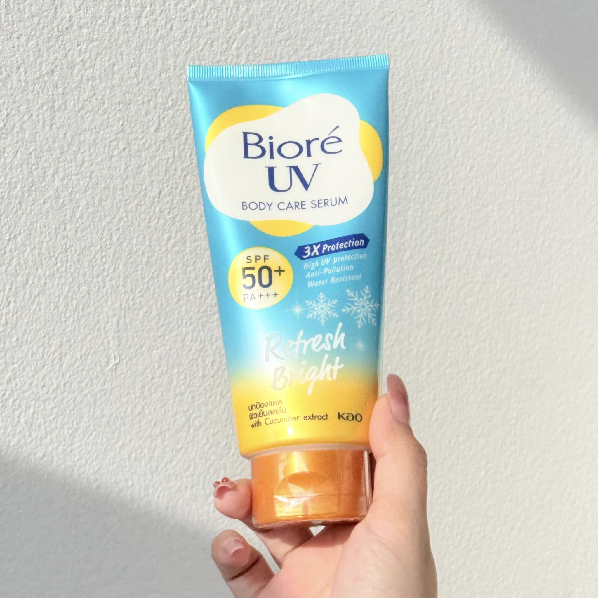 หน้าร้อนนี้ กันแดดหน้าฉ่ำแล้ว อย่าลืมอัดกันแดดตัวค่า 👀✨ Biore UV Body Serum สูตรนี้เท่านั้น refresh bright คือทาแล้วเย็นผิวมากกก มันเย็นลง -2.7 °C ทันทีนะ ลดอุณหภูมิผิว+สดชื่นมากๆๆ ตัวนี้ป้องกันกันแดดสูง SPF50+ PA+++ โทนอัพผิวเบาๆ ปกป้องผิวจากฝุ่นและมลภาวะด้วย เนื้อเซรั่มเกลี่ยง่าย ไม่เหนียวผิวเลย แนะนำมากๆๆๆ