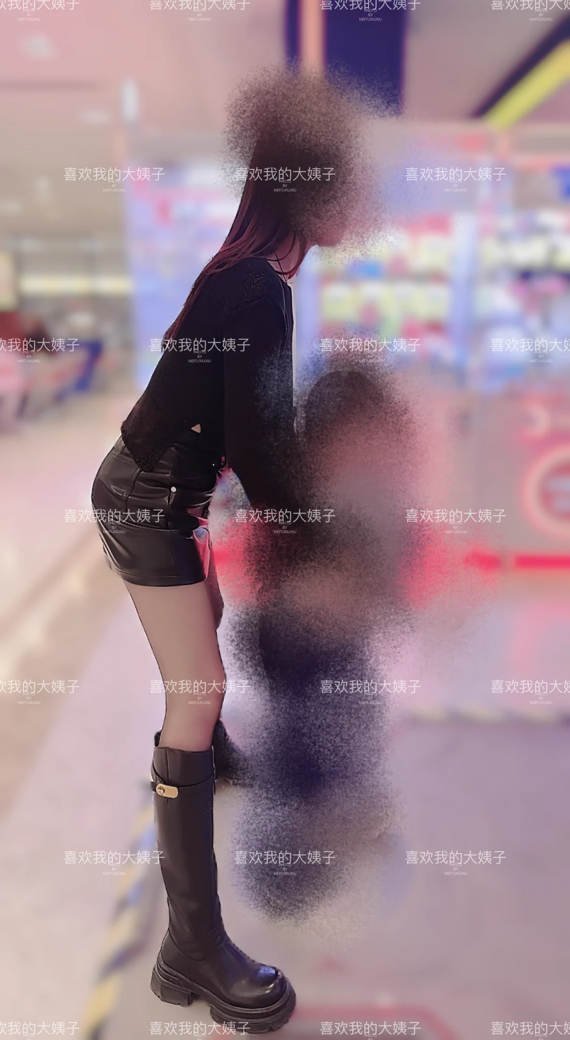 4月20号周末好兄弟们和老婆一起带着孩子来游乐场玩了，抓拍了几张老婆，今天老婆打扮的也挺有韵味的，大姐没来，大姐回岳父岳母那里了不知道这次回去会不会让大姐相亲去😂之前大姐只要一回家就被岳母唠叨，不过最近几次没有去说 https://t.co/SoqSrsEzhz