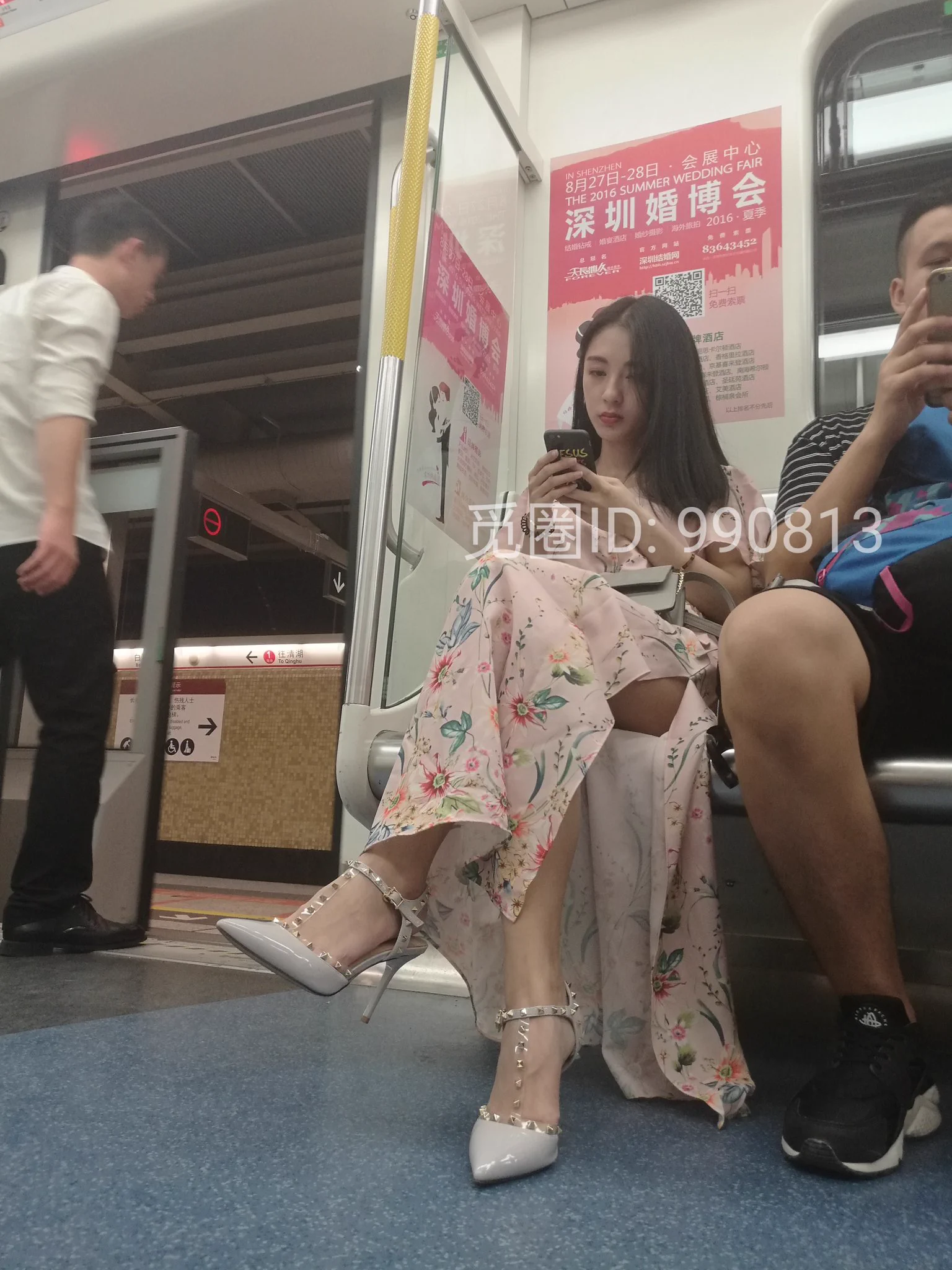 旗袍高开叉极品长腿女友#街拍美女 #街拍 #美腿 https://t.co/rb4IsOP8HA