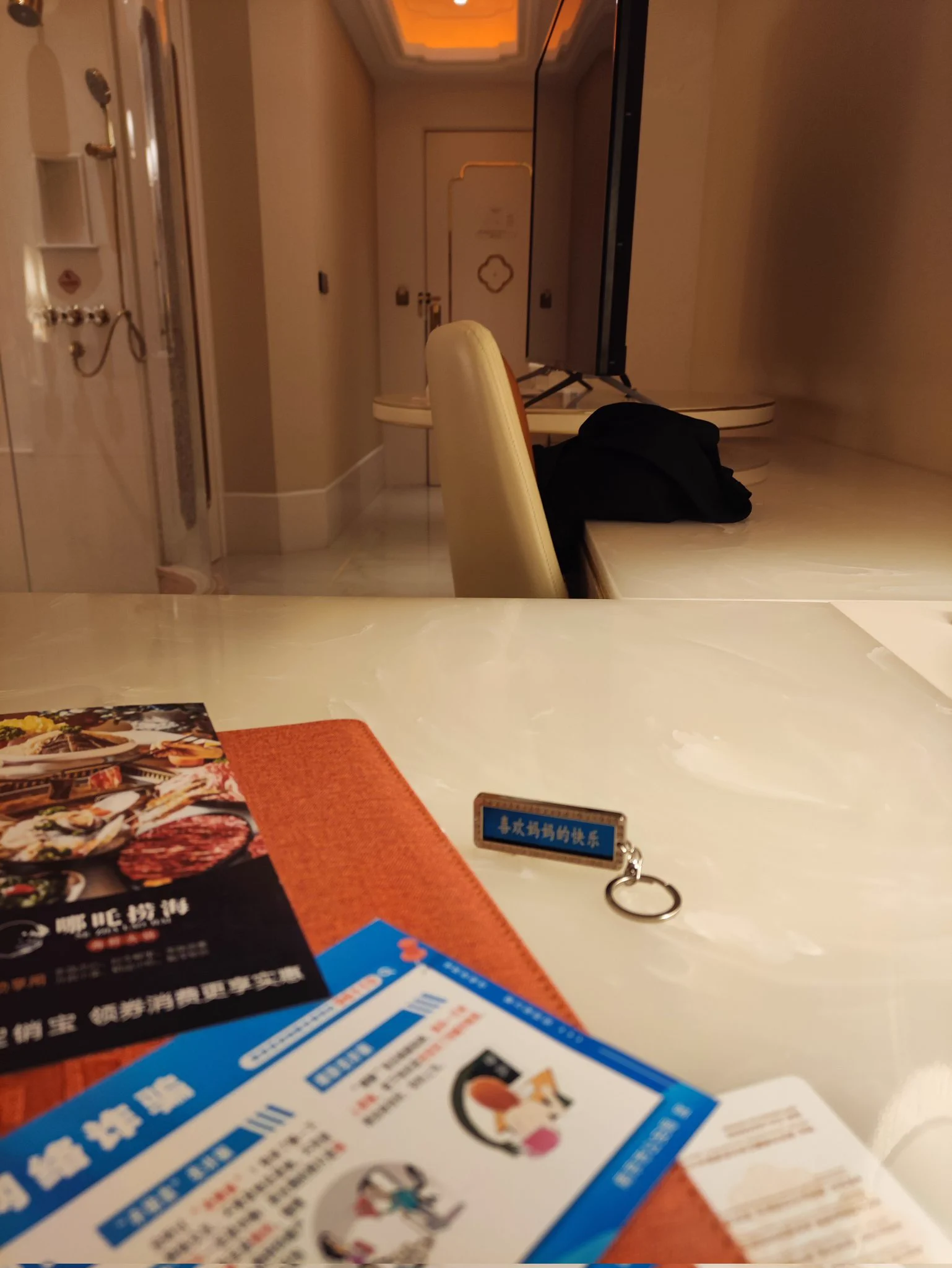 又是一个愉快的周末，白金汉爵伙食还不错。 https://t.co/bFWaB47sPR