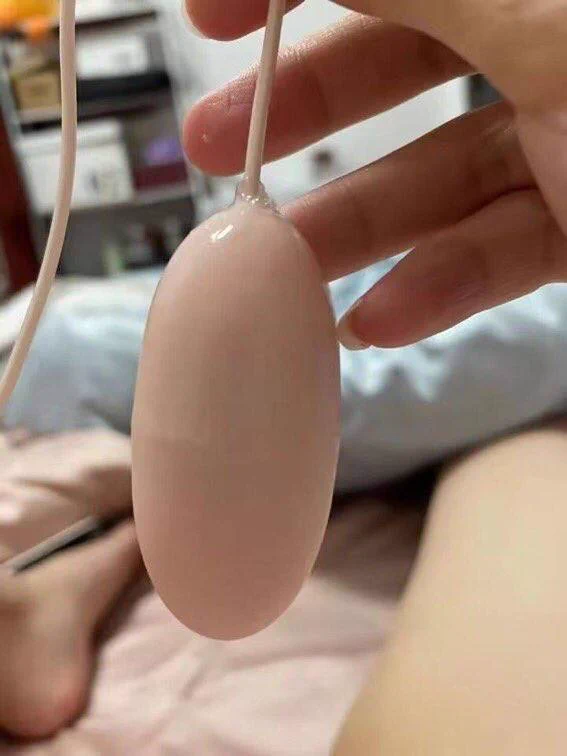小护士的周末能做些什么呢？约不到人只能自我安慰一下了，短暂的快乐也是快乐～ https://t.co/L6LDAIhpxU