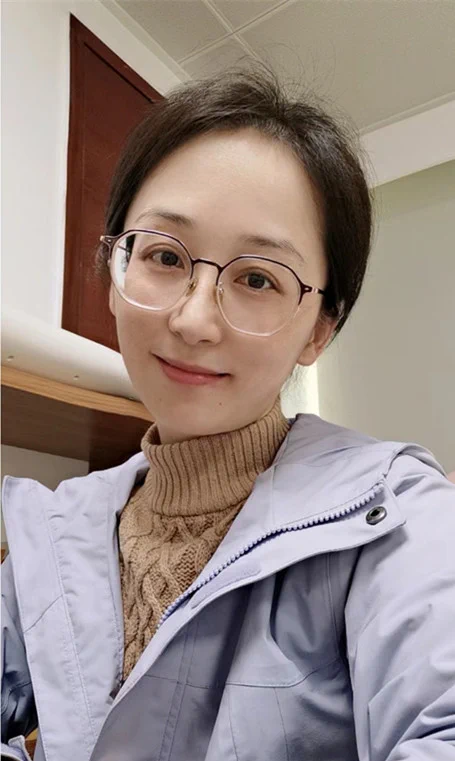 好羞耻哦，能看出来我在干什么吗 你能想到课堂上严肃的老师，私底下却是这么淫荡反差的模样吗 https://t.co/O0LYiA8uWH