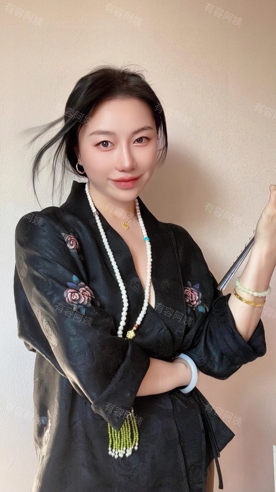 知性是伪装，欲才是真章。你喜欢稳重的外壳，还是解放本性的壳？🔥 https://t.co/zykwnN193p