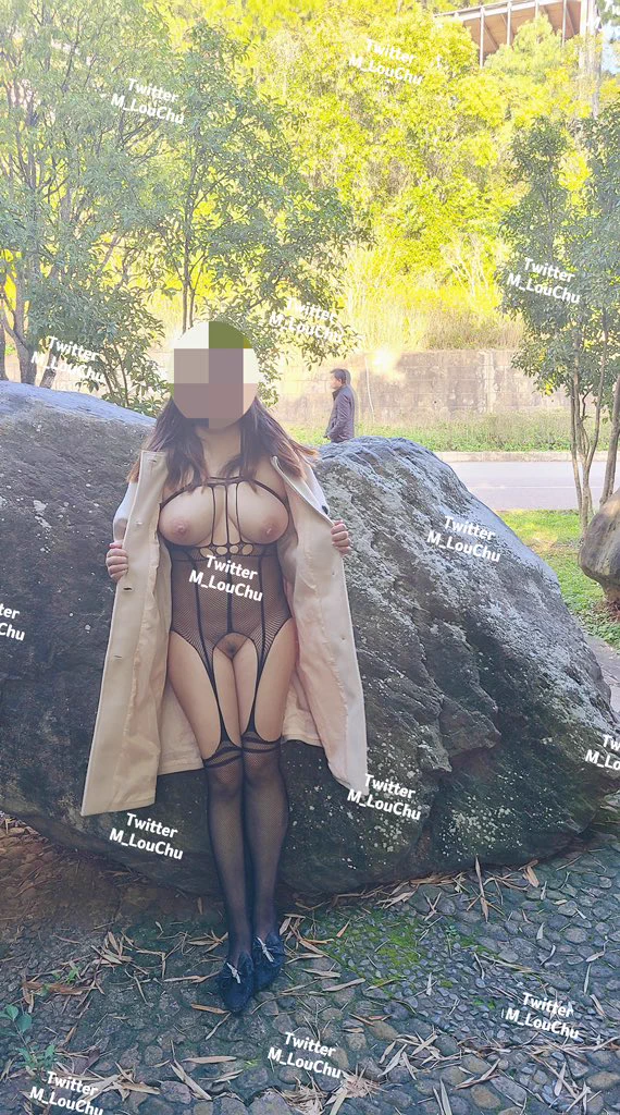 谁能想到有人在大石头后面露出呢？（喜欢的亲们记得转推点赞关注，多多参与评论，活跃粉有机会送原味哟，谢谢大家的喜爱）投稿😘：@luchu888@ypzs888 https://t.co/CwhEeApJ0W