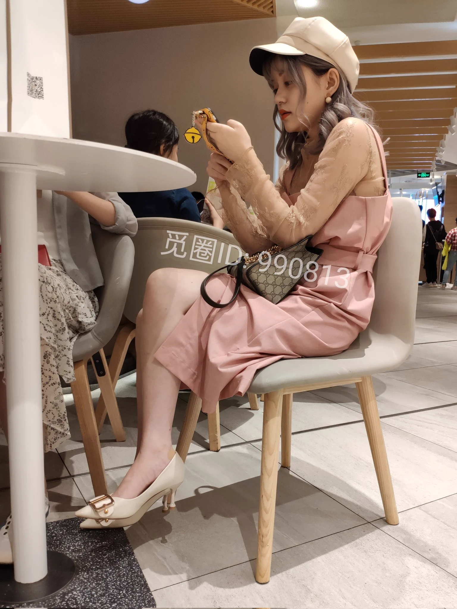 皮肤细腻的美腿少妇#人妻分享 #美腿 #少妇御姐 https://t.co/DAT3akrxlx
