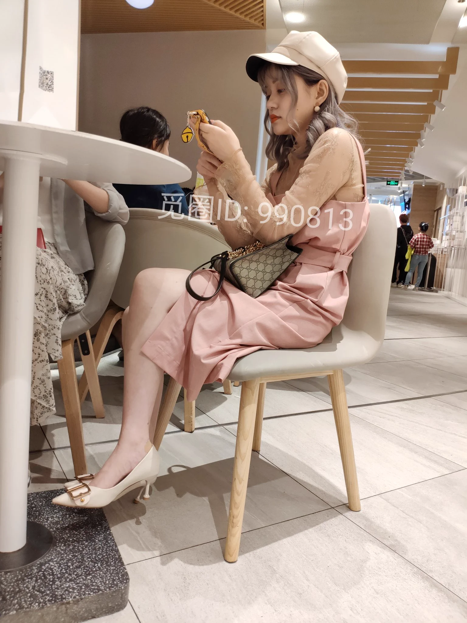皮肤细腻的美腿少妇#人妻分享 #美腿 #少妇御姐 https://t.co/DAT3akrxlx