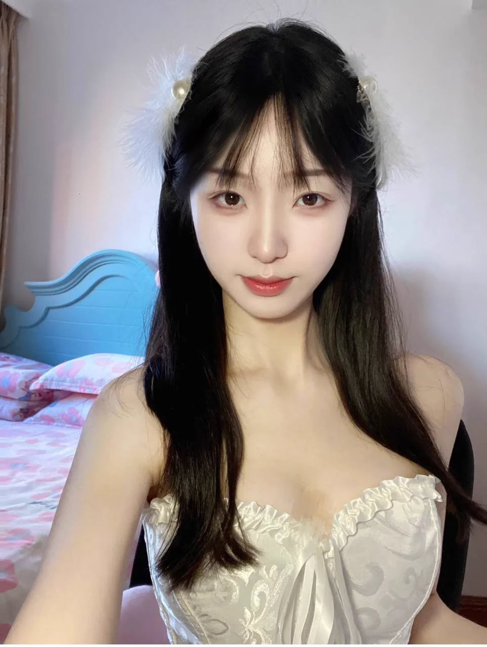 今天约到一个体育生，刚到酒店就脱光了第一次被体育生玩弄 #约可主页 https://t.co/exeqzA4rhc