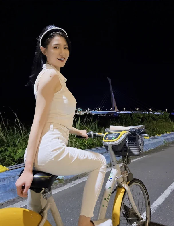 願意跟我發生關係的色大叔按❤️青顔騎朋友的車去找你喔~ https://t.co/q1gpRrpJc3