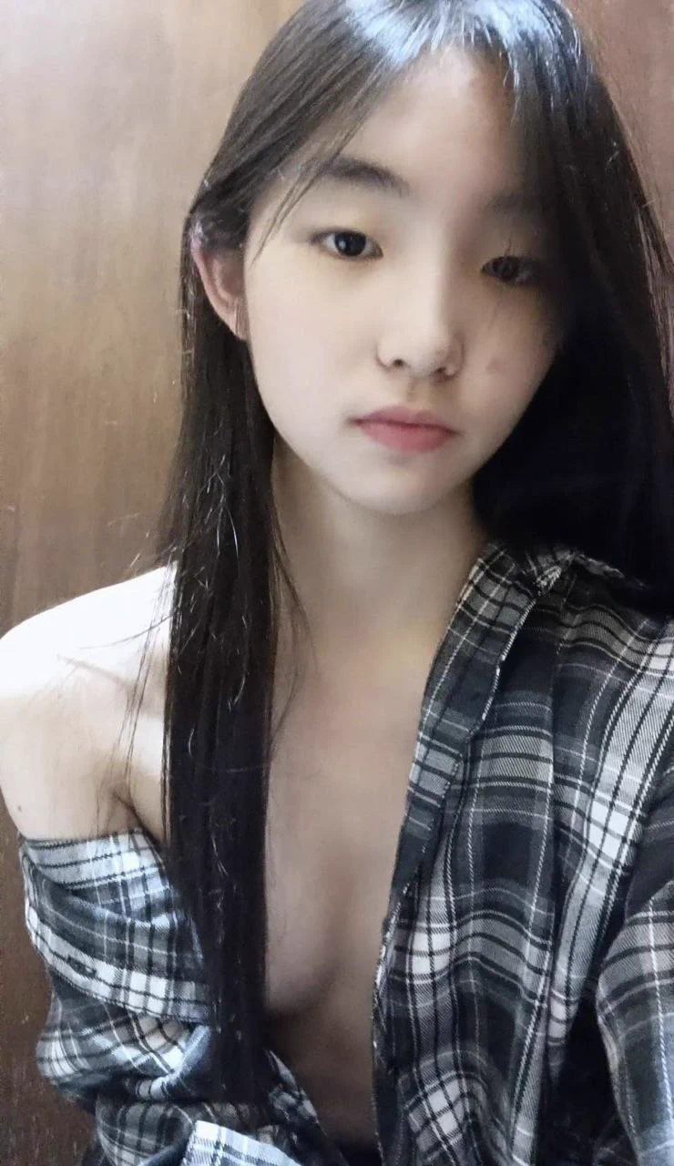 在校生学生 高颜值清纯无辜感这颜值有没有勾起你的青春 https://t.co/OKVcR4zS9u