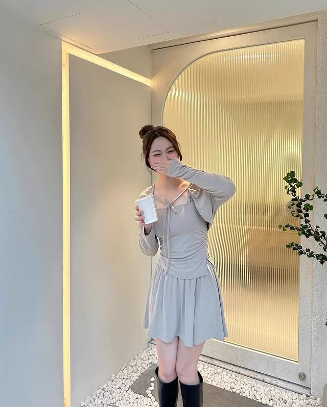 想被掀起連身裙 直接從背後狠狠的操貓穴🤪🤪按❤️我私訊你 https://t.co/DBuormefAu