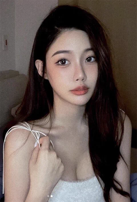 粉丝投稿萝莉颜值00后，爱露出的大奶小骚货，男友投稿照片158张，性骚视频65段，叫床表情超刺激。对白清晰，一直要个不停，水超级多，欲求不满完整版在主页 https://t.co/Pw0IKDywKi
