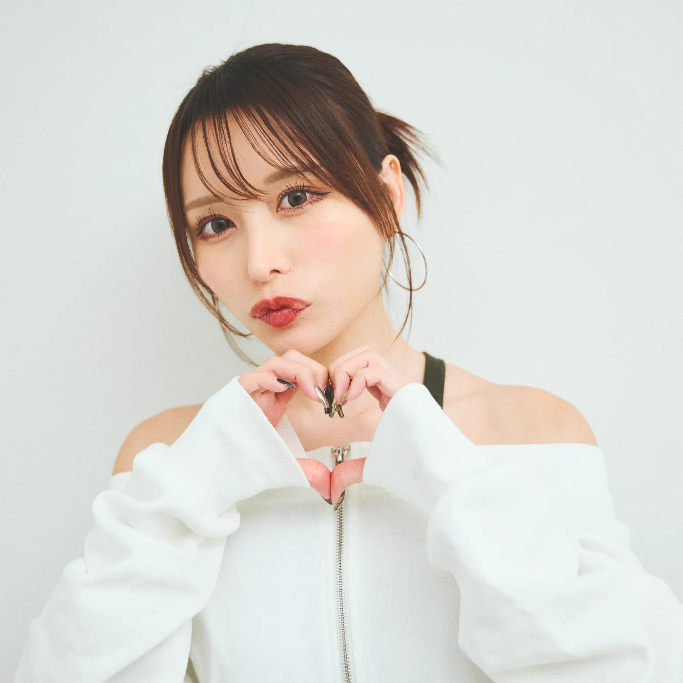 【FANZAニュース】記事公開！【人気女優エロインタビュー】（第３回：伊藤舞雪）プライベートは男性を責めるのが好きなんですけど、責めてもらいたがってるＭ男は嫌いです！https://t.co/qplDqEDTbI#伊藤舞雪@mayukiito#kawaii*@kawaii_pr https://t.co/dHLPvrurgI