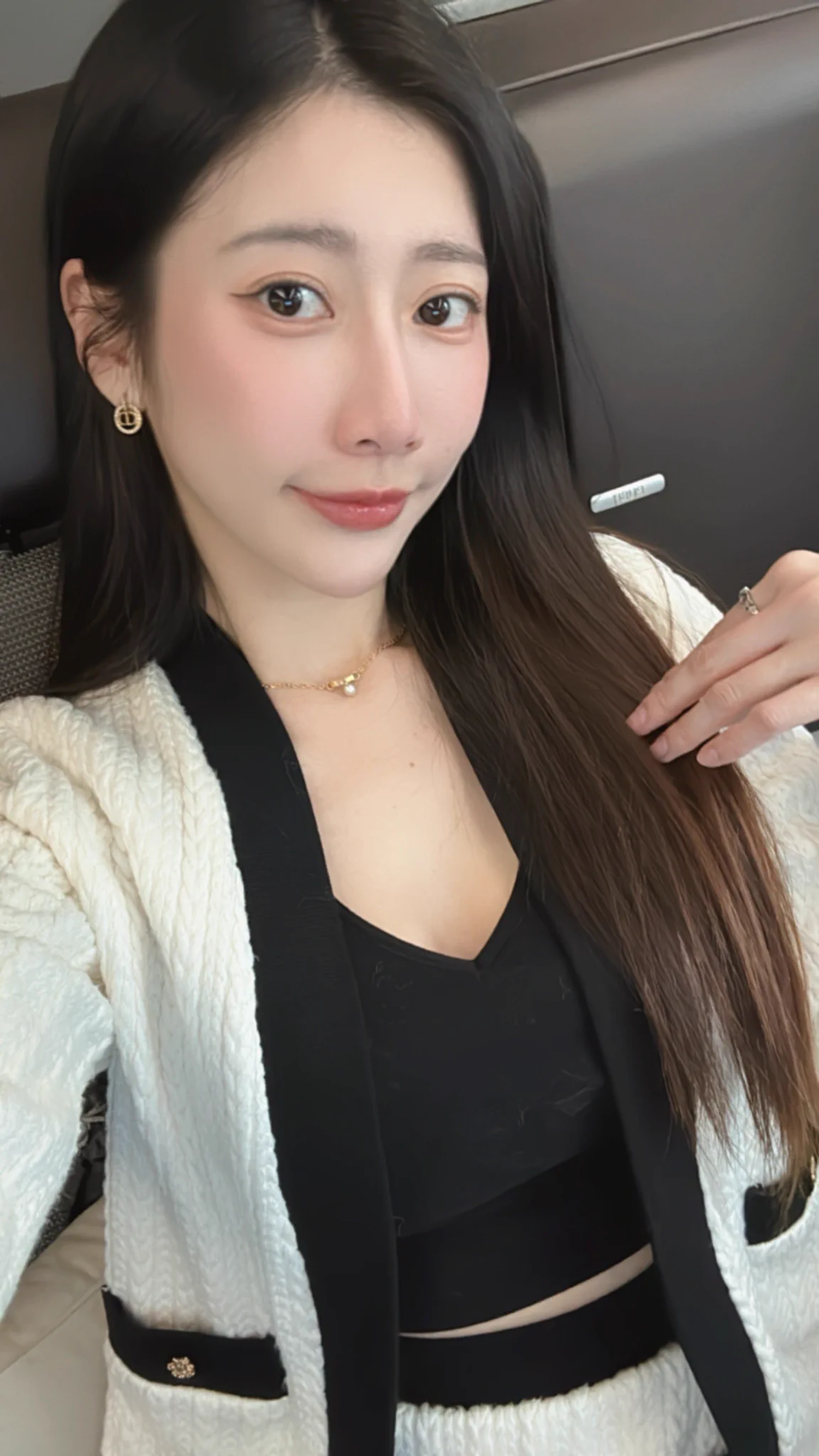又到了Friday啦~大家假日要好好休息呦💖作品都在這⬇️⬇️【JVID】https://t.co/7cmrGgyj1r https://t.co/iU0nhVMC1u